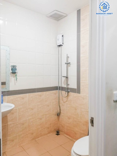 *****ทาวน์เฮ้าส์มือสองย่านนนทบุรี ม.โกลเด้นทาวน์ วงศ์สว่าง-รัชดา หลังมุม! เนื้อที่เกือบ 17 ตร.ว. ฟังก์ชัน 3 ห้องนอน 2 ห้องน้ำ บนทำเลเดินทางสะดวกมาก เพียง 7 นาทีก็ถึงรถไฟฟ้าสายสีม่วง "สถานีแยกติวานนท์" และใกล้ทางด่วน "พระราม7" ในราคาสุดคุ้ม